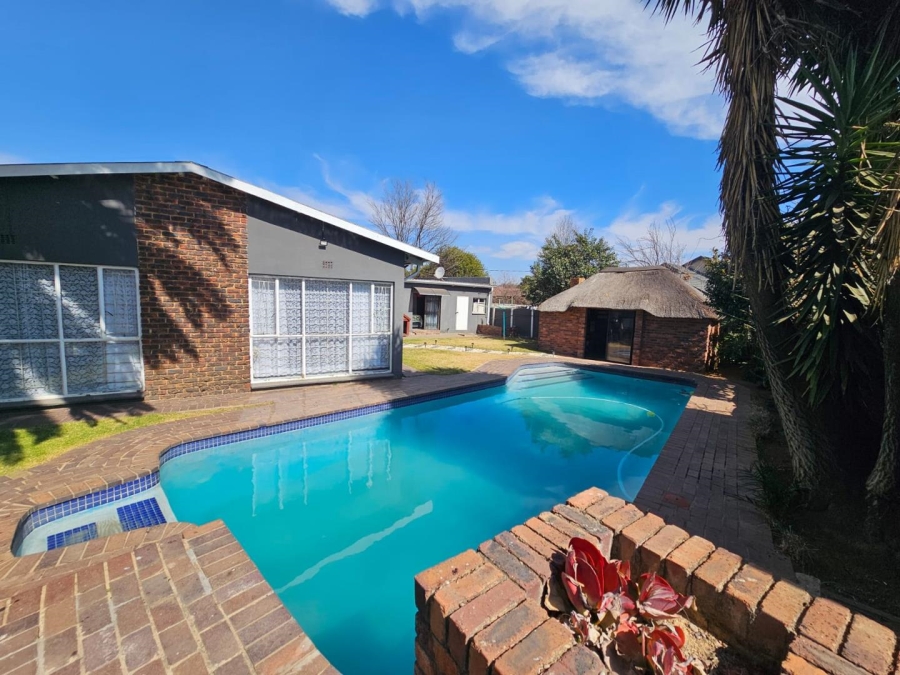 3 Bedroom Property for Sale in Bonaero Park Gauteng