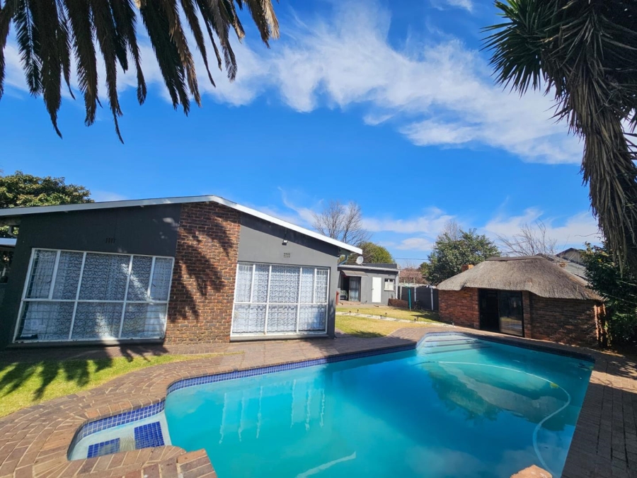 3 Bedroom Property for Sale in Bonaero Park Gauteng