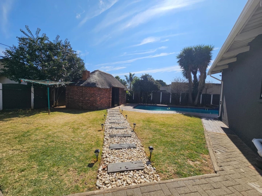 3 Bedroom Property for Sale in Bonaero Park Gauteng