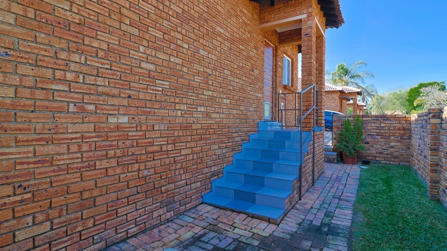 2 Bedroom Property for Sale in Wilgeheuwel Gauteng