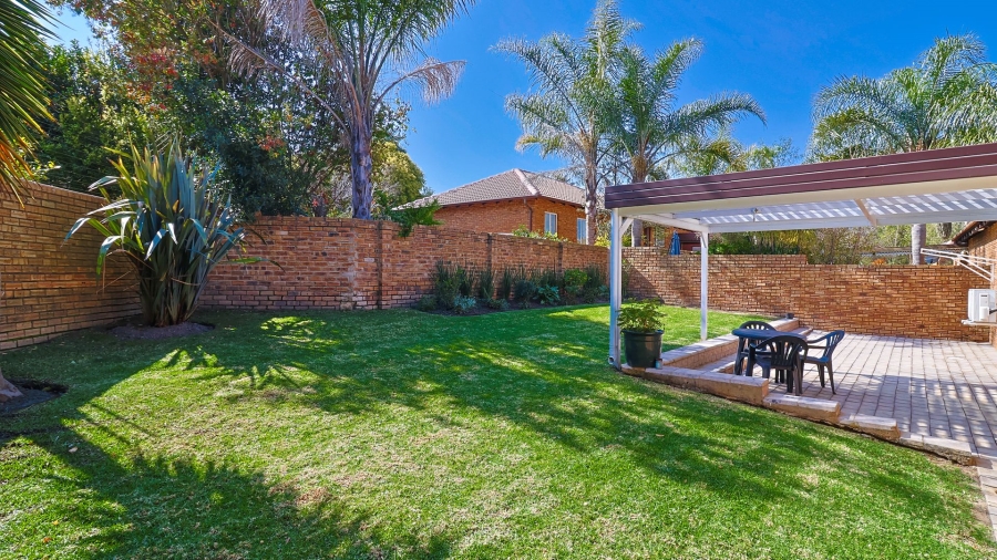 2 Bedroom Property for Sale in Wilgeheuwel Gauteng