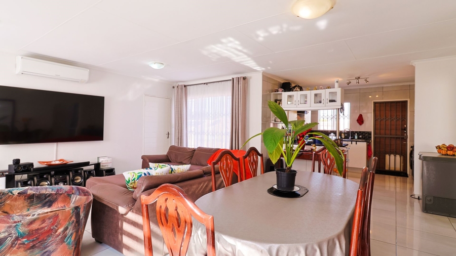 2 Bedroom Property for Sale in Wilgeheuwel Gauteng