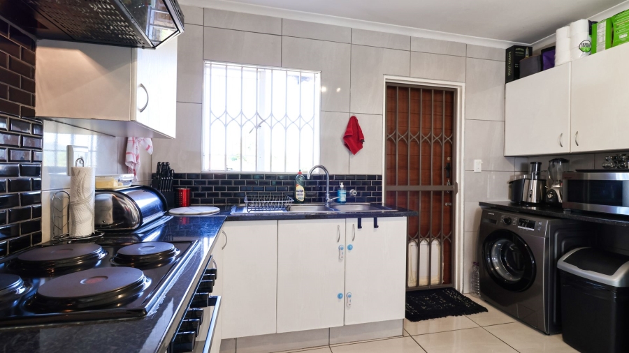 2 Bedroom Property for Sale in Wilgeheuwel Gauteng