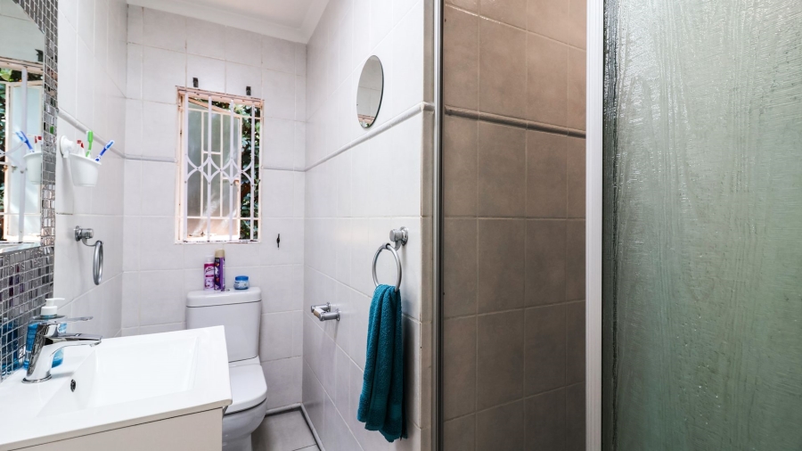 2 Bedroom Property for Sale in Wilgeheuwel Gauteng