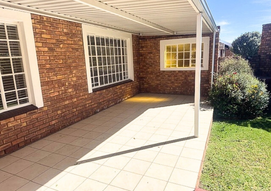 3 Bedroom Property for Sale in Wilro Park Gauteng