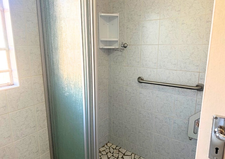 3 Bedroom Property for Sale in Wilro Park Gauteng