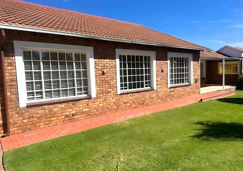 3 Bedroom Property for Sale in Wilro Park Gauteng