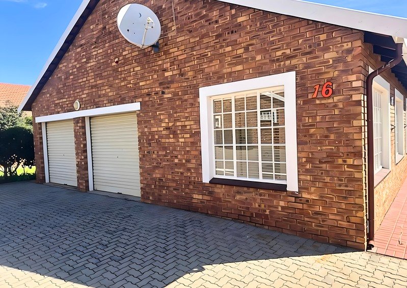 3 Bedroom Property for Sale in Wilro Park Gauteng