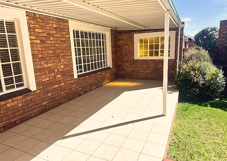3 Bedroom Property for Sale in Wilro Park Gauteng