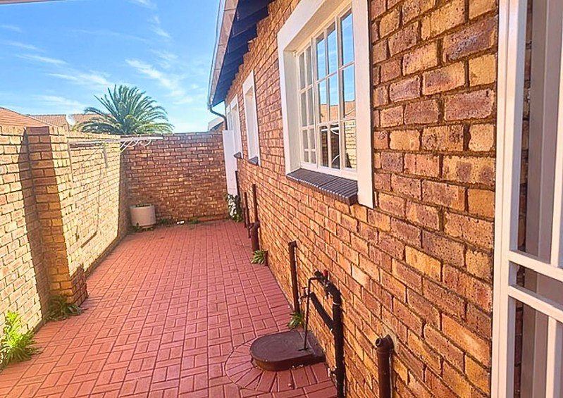 3 Bedroom Property for Sale in Wilro Park Gauteng