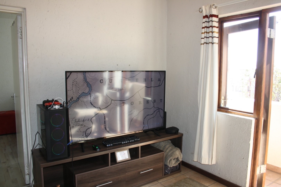 To Let 1 Bedroom Property for Rent in Paulshof Gauteng