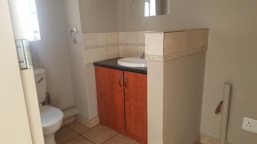 To Let 2 Bedroom Property for Rent in Claremont Gauteng