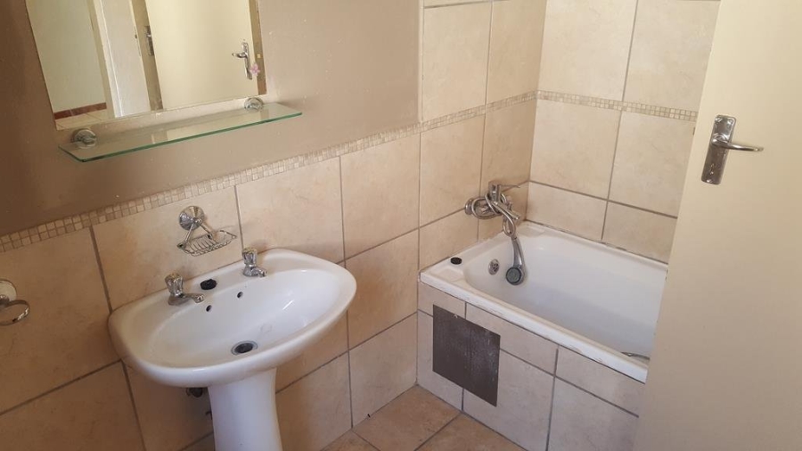 To Let 2 Bedroom Property for Rent in Claremont Gauteng