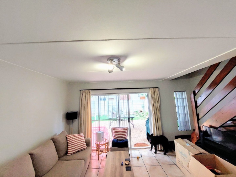 2 Bedroom Property for Sale in Sonneglans Gauteng
