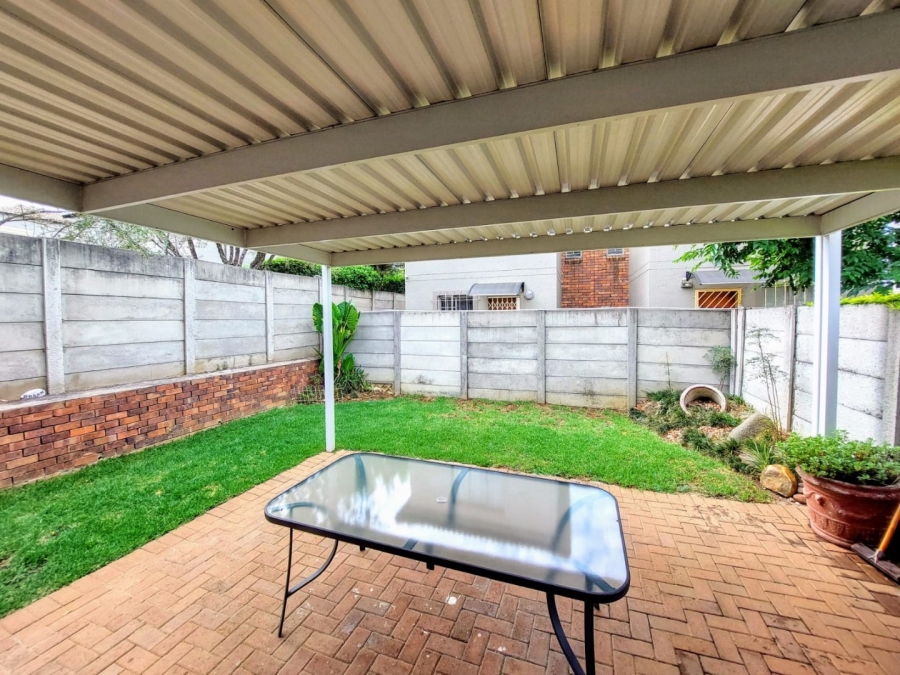 2 Bedroom Property for Sale in Sonneglans Gauteng