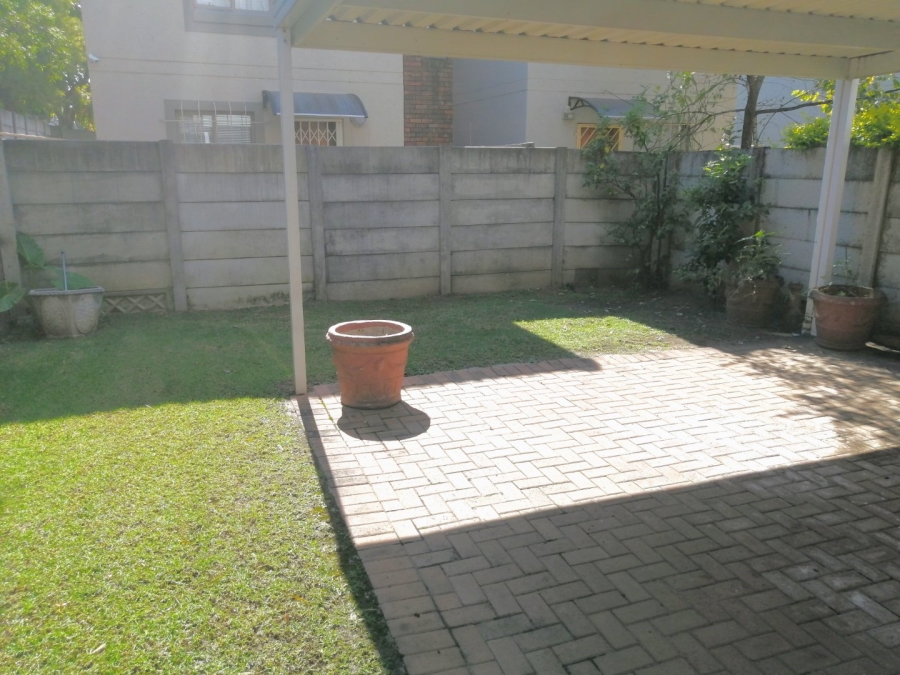 2 Bedroom Property for Sale in Sonneglans Gauteng