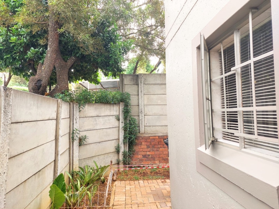 2 Bedroom Property for Sale in Sonneglans Gauteng