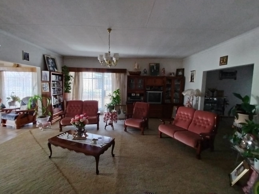 4 Bedroom Property for Sale in Nelsonia Gauteng