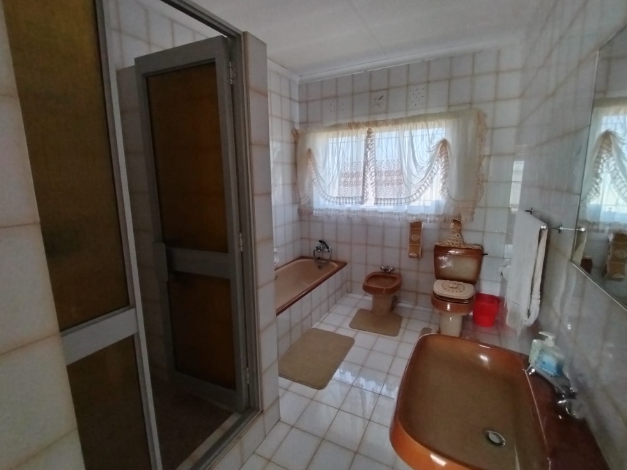 4 Bedroom Property for Sale in Nelsonia Gauteng