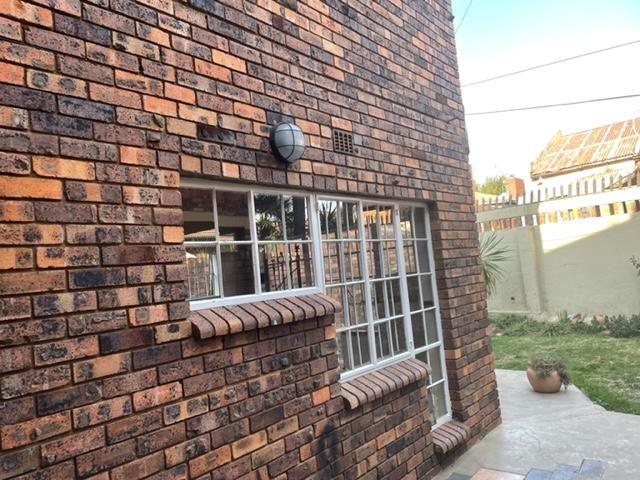 To Let 4 Bedroom Property for Rent in Newclare Gauteng