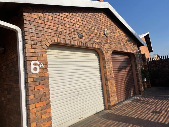 To Let 4 Bedroom Property for Rent in Newclare Gauteng