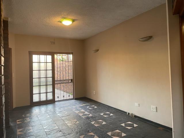 To Let 4 Bedroom Property for Rent in Newclare Gauteng