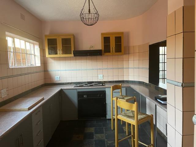 To Let 4 Bedroom Property for Rent in Newclare Gauteng