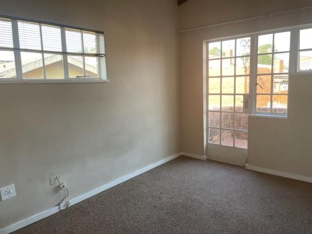 To Let 4 Bedroom Property for Rent in Newclare Gauteng