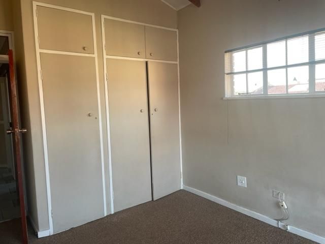 To Let 4 Bedroom Property for Rent in Newclare Gauteng