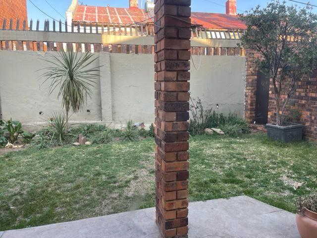 To Let 4 Bedroom Property for Rent in Newclare Gauteng