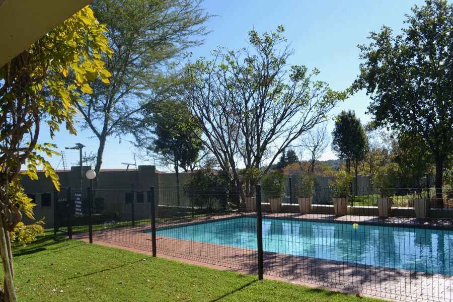 To Let 2 Bedroom Property for Rent in Bryanston Gauteng