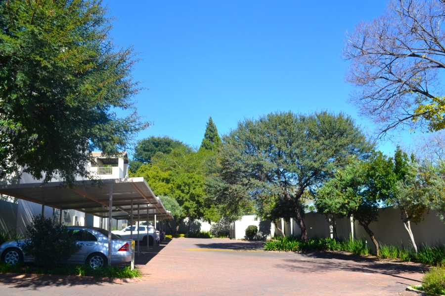 To Let 2 Bedroom Property for Rent in Bryanston Gauteng