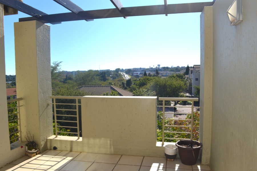 To Let 2 Bedroom Property for Rent in Bryanston Gauteng