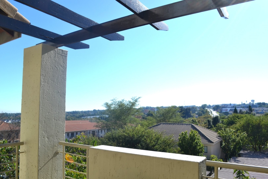 To Let 2 Bedroom Property for Rent in Bryanston Gauteng