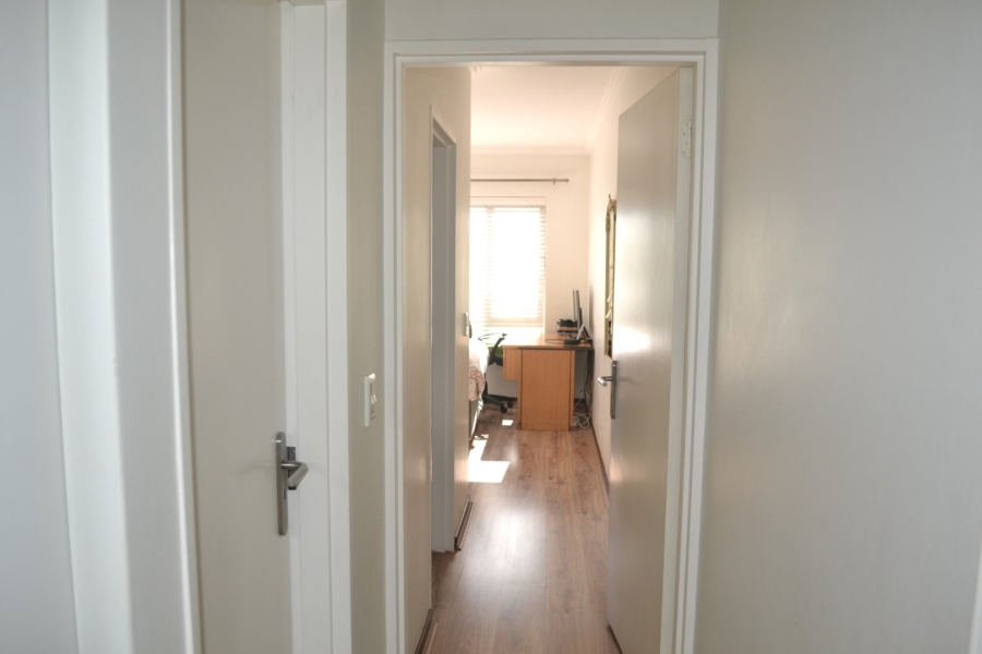 To Let 2 Bedroom Property for Rent in Bryanston Gauteng