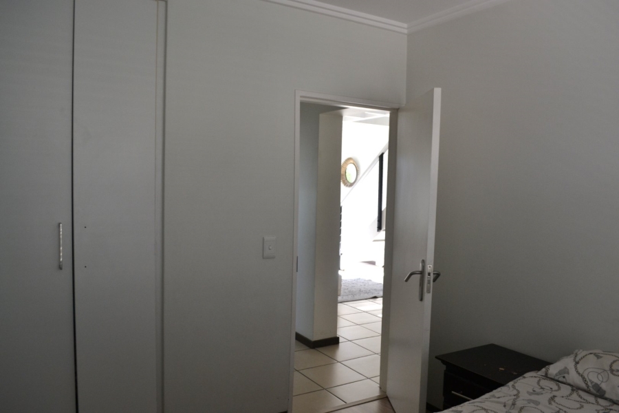 To Let 2 Bedroom Property for Rent in Bryanston Gauteng