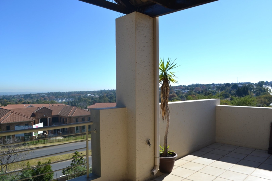 To Let 2 Bedroom Property for Rent in Bryanston Gauteng