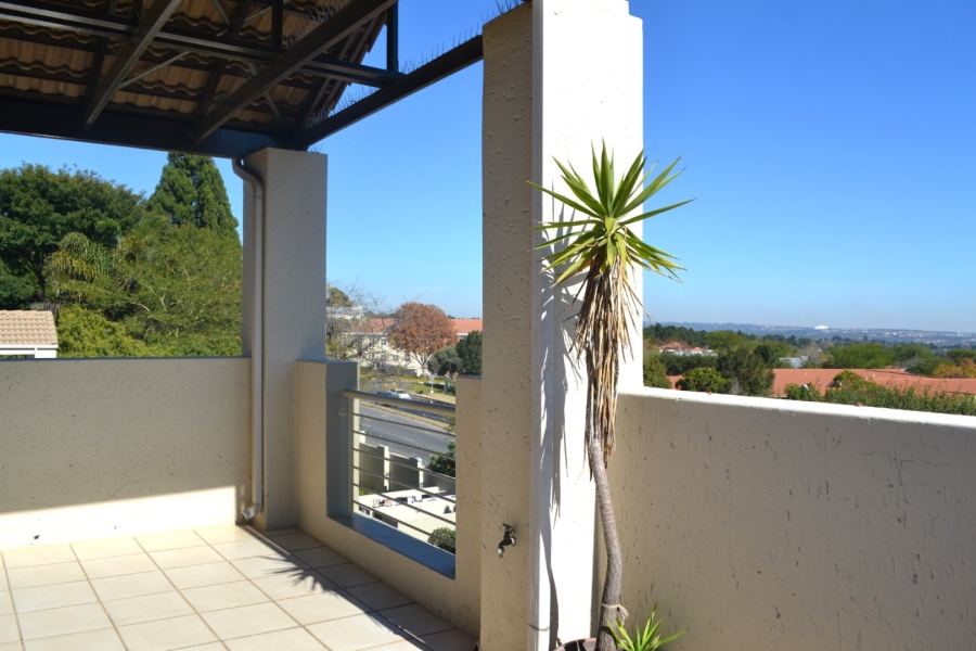 To Let 2 Bedroom Property for Rent in Bryanston Gauteng