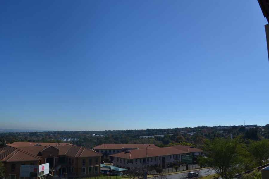 To Let 2 Bedroom Property for Rent in Bryanston Gauteng