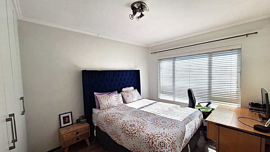 To Let 2 Bedroom Property for Rent in Bryanston Gauteng