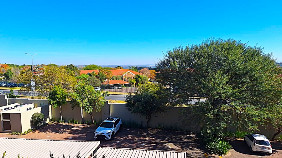 To Let 2 Bedroom Property for Rent in Bryanston Gauteng