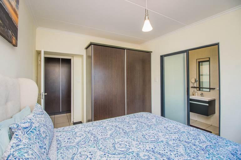 3 Bedroom Property for Sale in Oakdene Gauteng