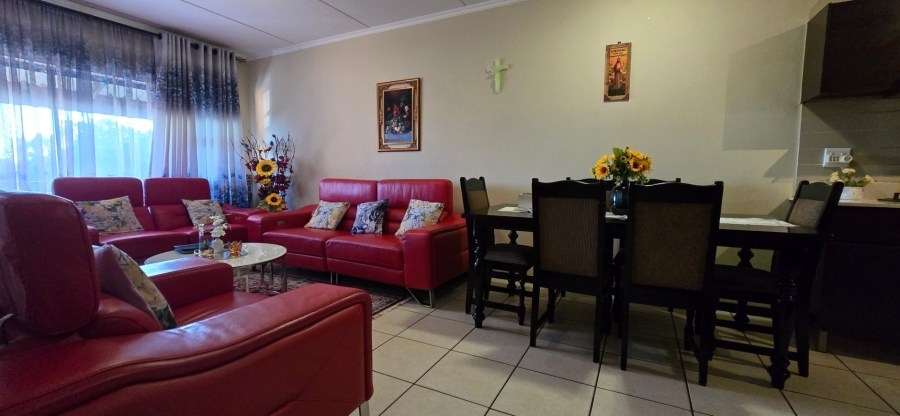 3 Bedroom Property for Sale in Oakdene Gauteng