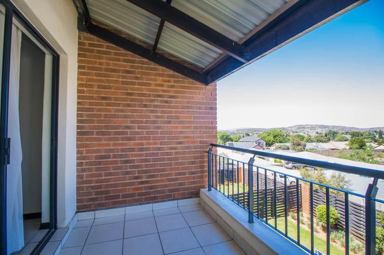 3 Bedroom Property for Sale in Oakdene Gauteng