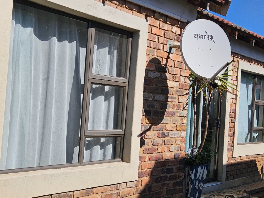 3 Bedroom Property for Sale in Crystal Park Gauteng