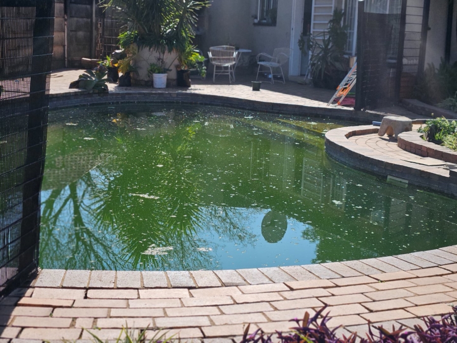 3 Bedroom Property for Sale in Crystal Park Gauteng