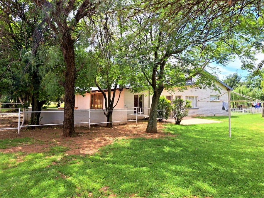 5 Bedroom Property for Sale in De Deur Gauteng