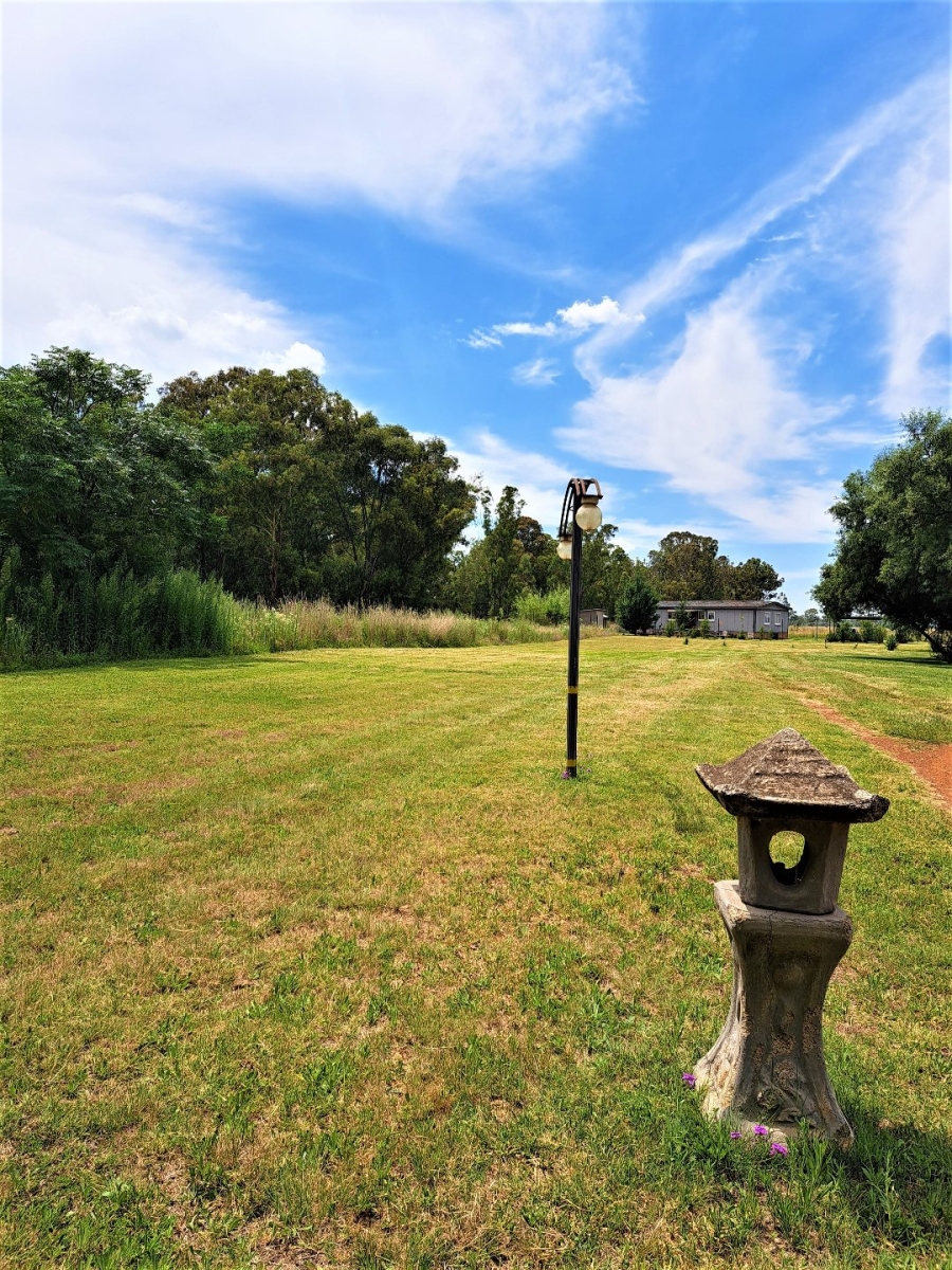 5 Bedroom Property for Sale in De Deur Gauteng