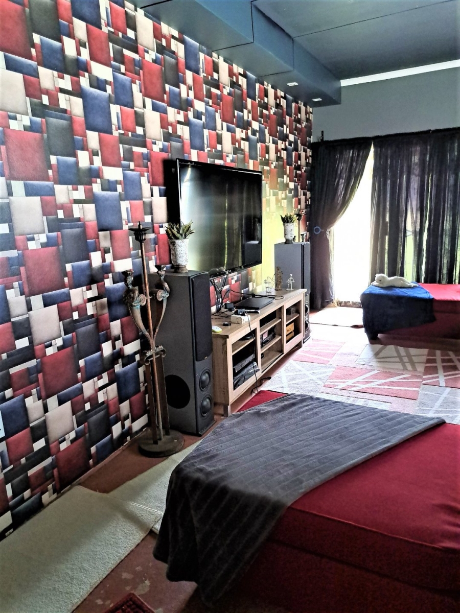 5 Bedroom Property for Sale in De Deur Gauteng