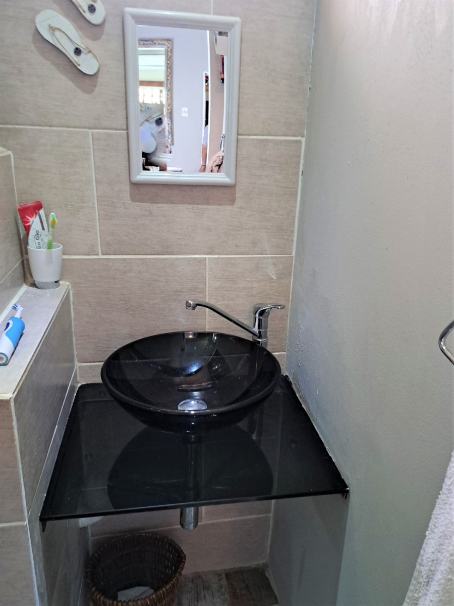 5 Bedroom Property for Sale in De Deur Gauteng